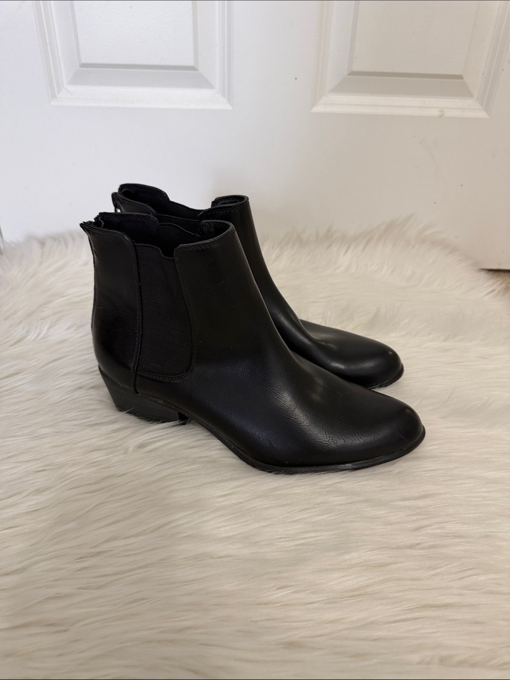 Esprit Black Leather Chelsea Ankle Boots size 8 1/2